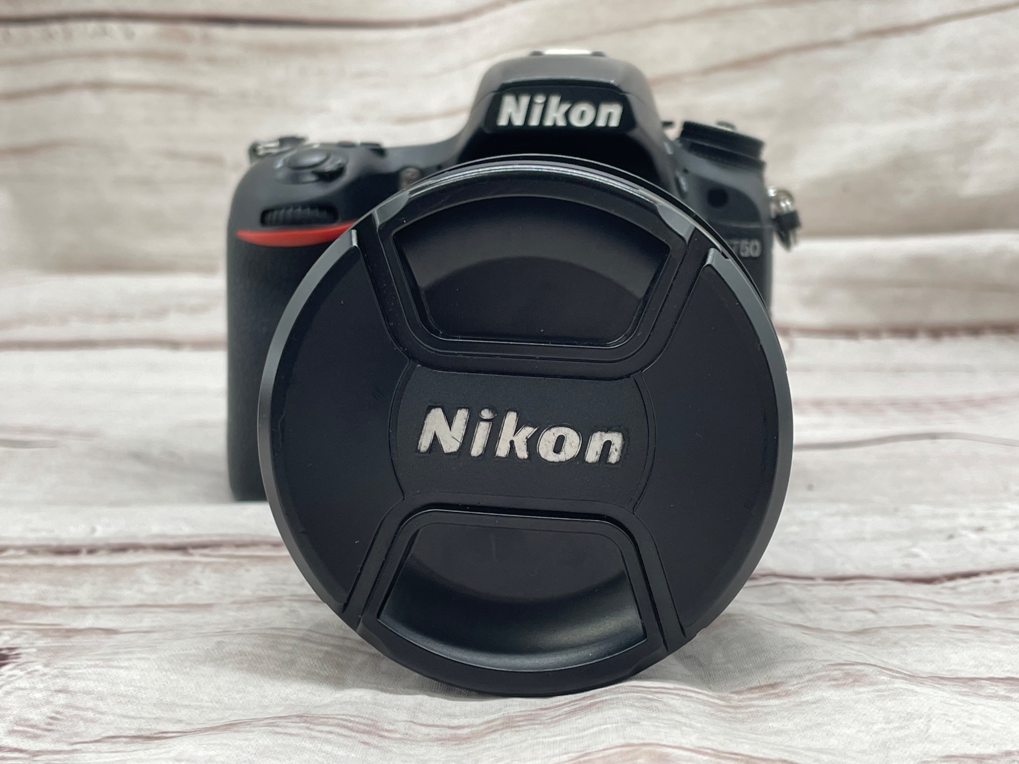 Nikon(ニコン)よりデジタル一眼レフカメラD750レンズセットが買取入荷
