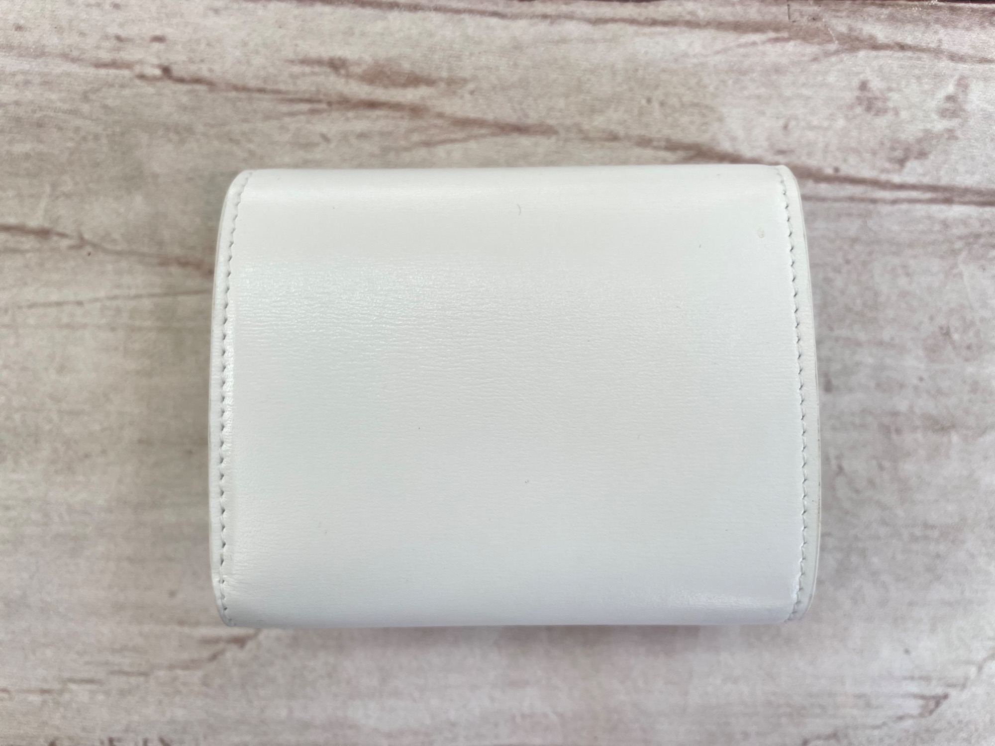 CELINE(セリーヌ)より三つ折り財布【トリオンフ】を買取入荷いたしまし