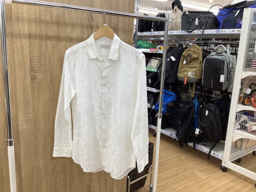 メンズファッションのシャツ