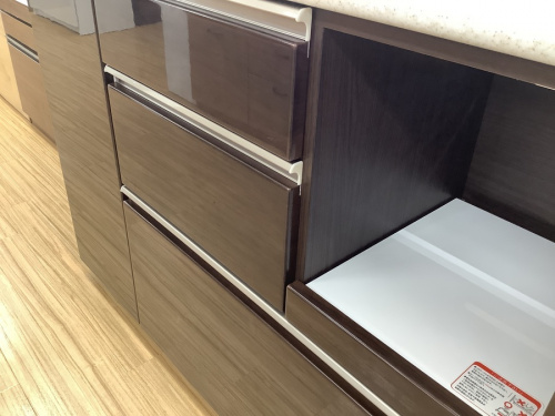 中古家具　名古屋の食器棚　名古屋