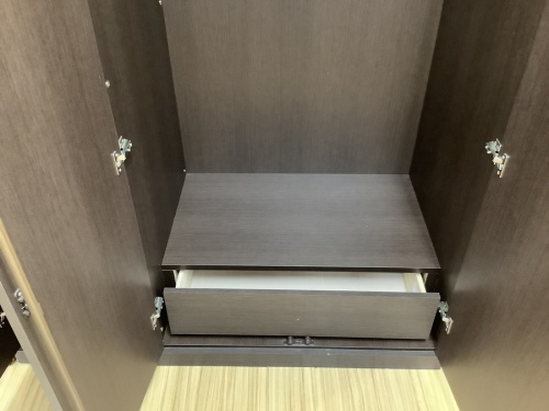 中古家具　名古屋の中古ワードローブ　名古屋