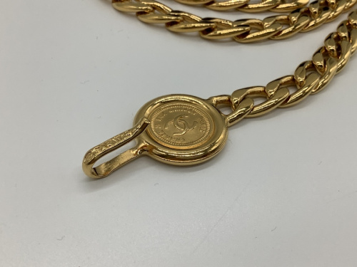 コインチェーンベルトのCHANEL