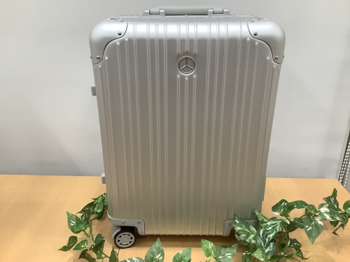 中古ブランドのスーツケース