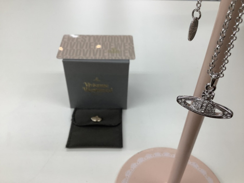アクセサリーのネックレス