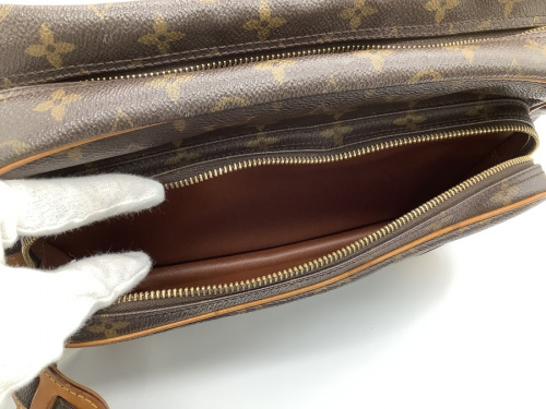 LOUIS VUITTONのモノグラム