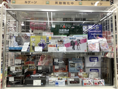 国道１号線沿いのリサイクルショップ