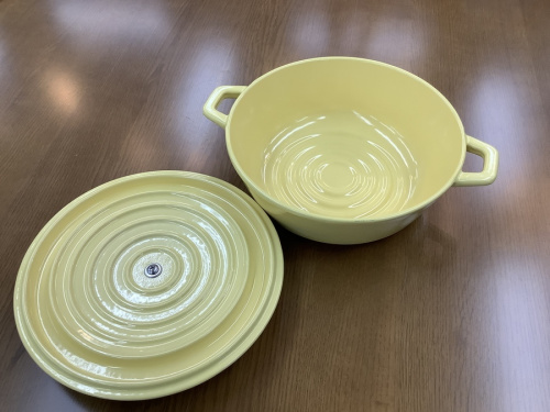 洋食器の両手鍋