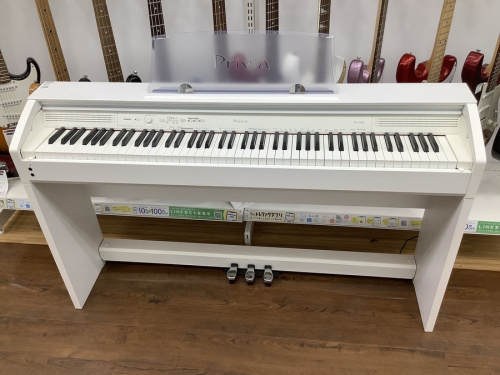 中古楽器店の電子ピアノ