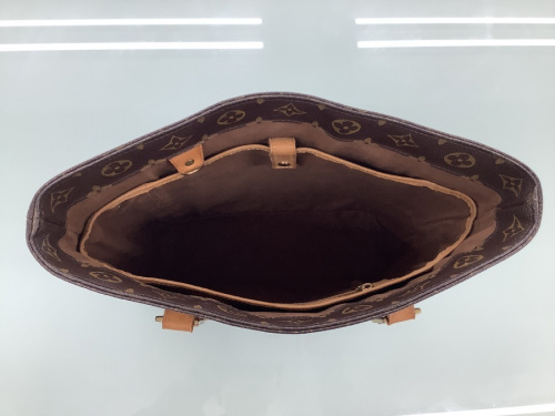 バッグのショルダートートバッグ