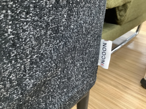 2人掛けソファーのHUKLA