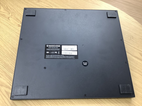 NUDIキーボードのNative Instruments