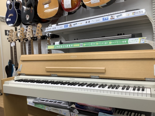 中古楽器店の電子ピアノ