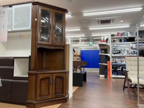 生活家具のテーブル