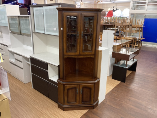 テーブルのカリモク