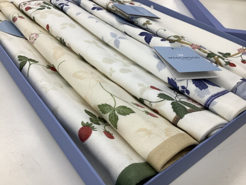 テーブルマットのWEDGWOOD