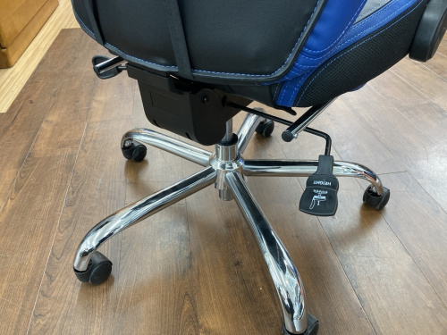 イスのゲーミングチェア