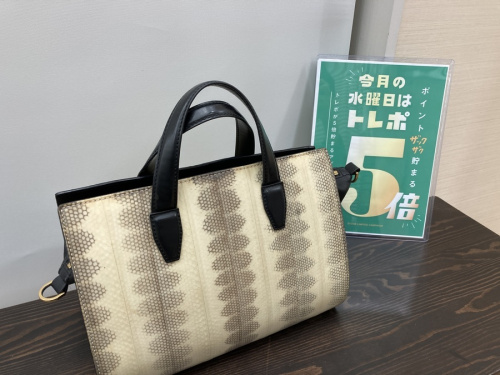 レディースファッションのカジュアルバッグ