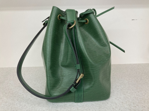アマゾンのLOUIS VUITTON
