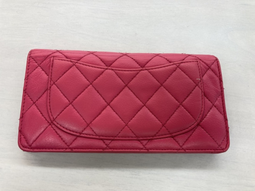 長財布のCHANEL