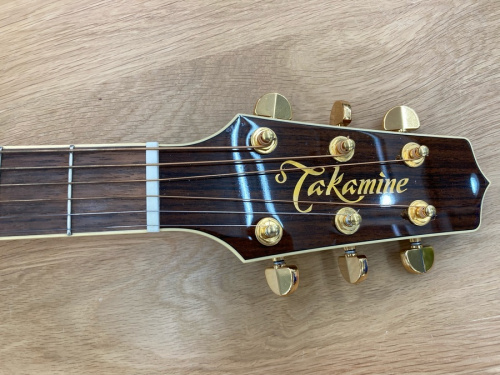 エレアコギターのTakamine