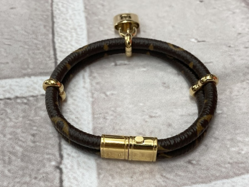 2連ブレスレットのLOUIS VUITTON