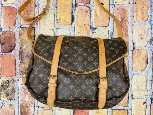 バッグのショルダーバッグ