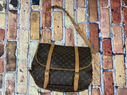 ショルダーバッグのLOUIS VUITTON
