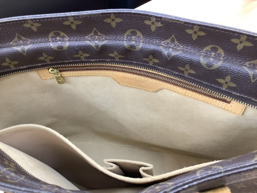 ショルダートートバッグのLOUIS VUITTON