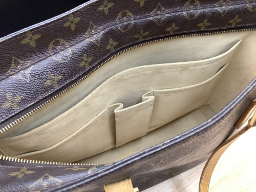 LOUIS VUITTONの名古屋鳴海