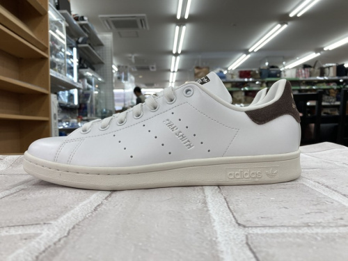adidasのスタンスミス