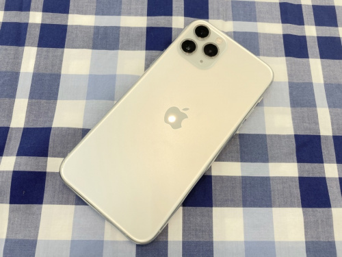 スマートフォンのiPhone11 Pro