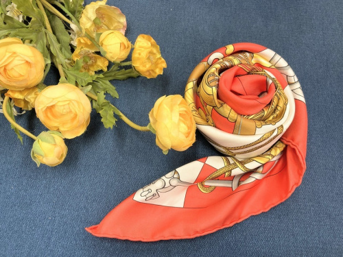 服飾小物のスカーフ