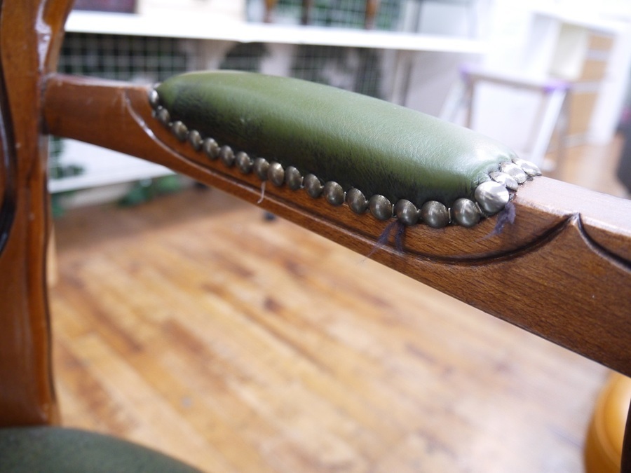 mobile classicoのダイニングチェアのご紹介！有料配送あり