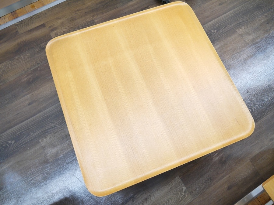 スマホで購入】天童木工のサイドテーブルのご紹介！中古家具を買うなら 
