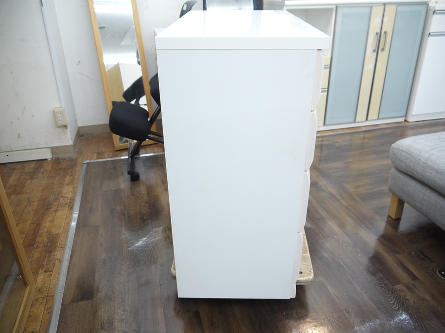 ニトリの4段チェスト（ナチュラル×ホワイト）のご紹介！中古家具を