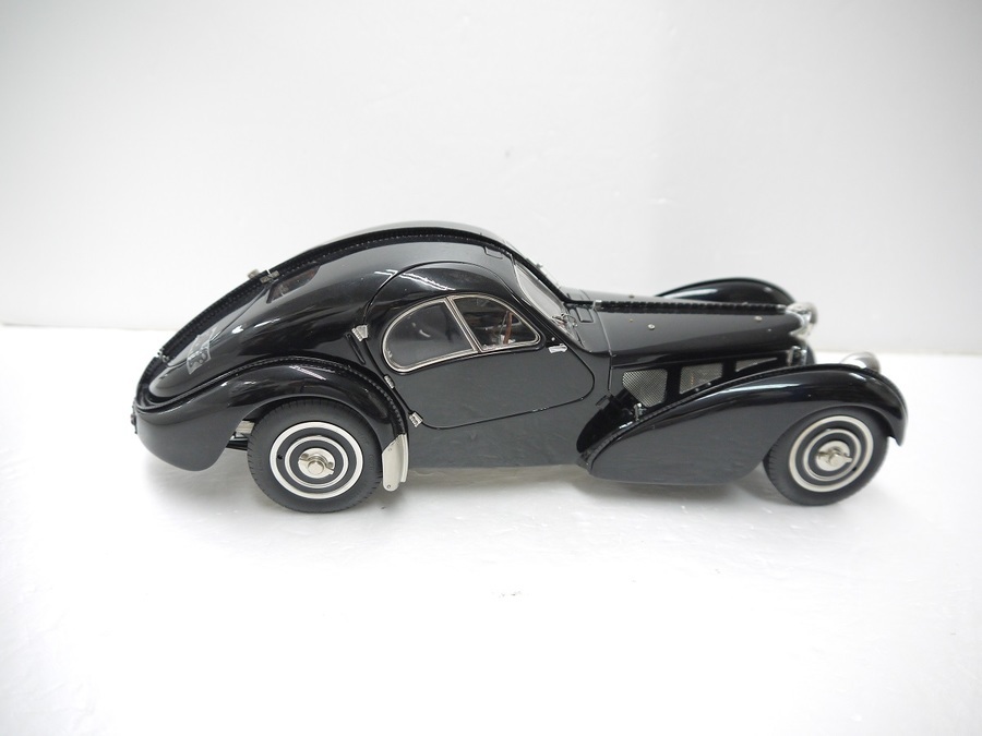 CMC Bugatti Typ 57 SC Atlantic Coupé ブガッティ・タイプ57SC アトランティーク・クーペ - Wikipedia