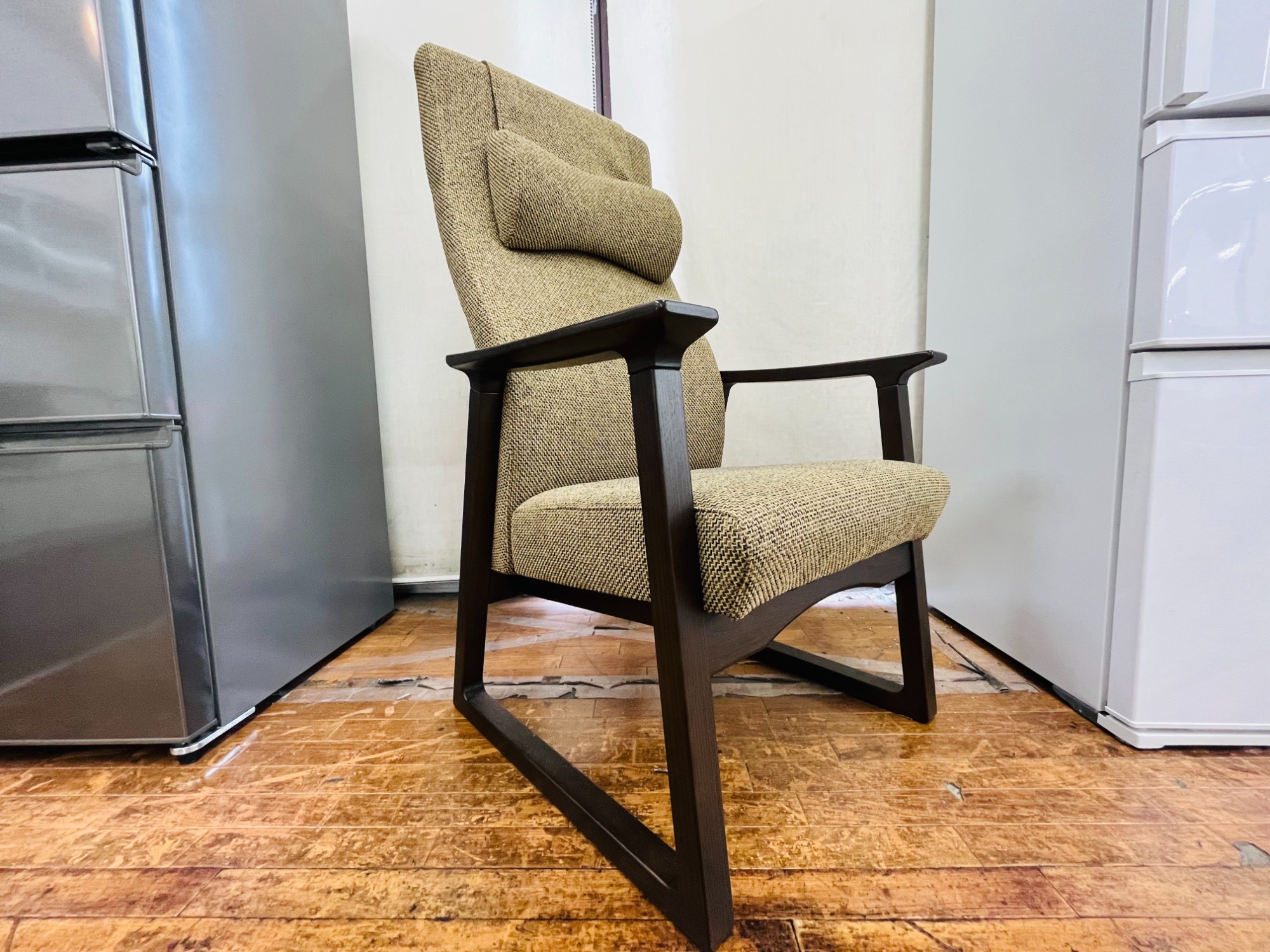 平田椅子製作所　POSA イージーチェア 平田椅子制作所】姿勢にこだわったイージーチェアが入荷いたしました