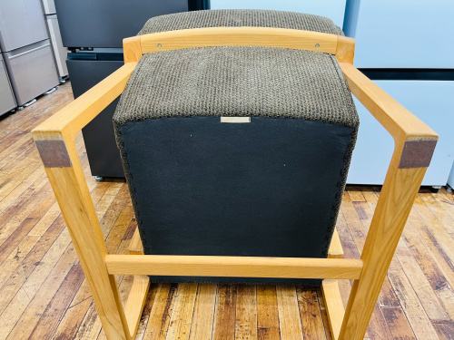 Karimoku（カリモク）】温かみのあるデザインの一人掛けソファーが入荷