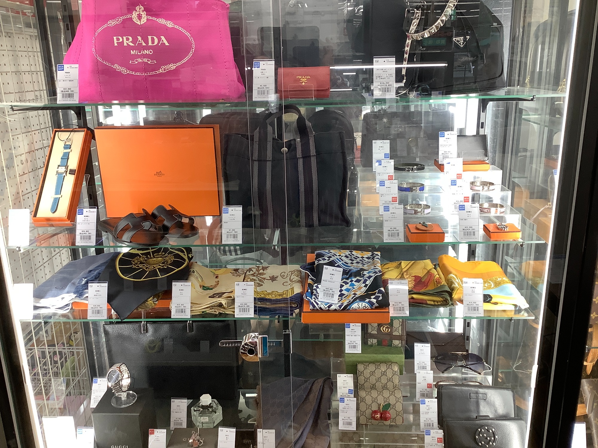 ブランドバッグ入荷!】LOEWE(ロエベ)の2WAYボストンバッグをご ブランドバッグ入荷!】LOEWE(ロエベ)の2WAYボストンバッグをご