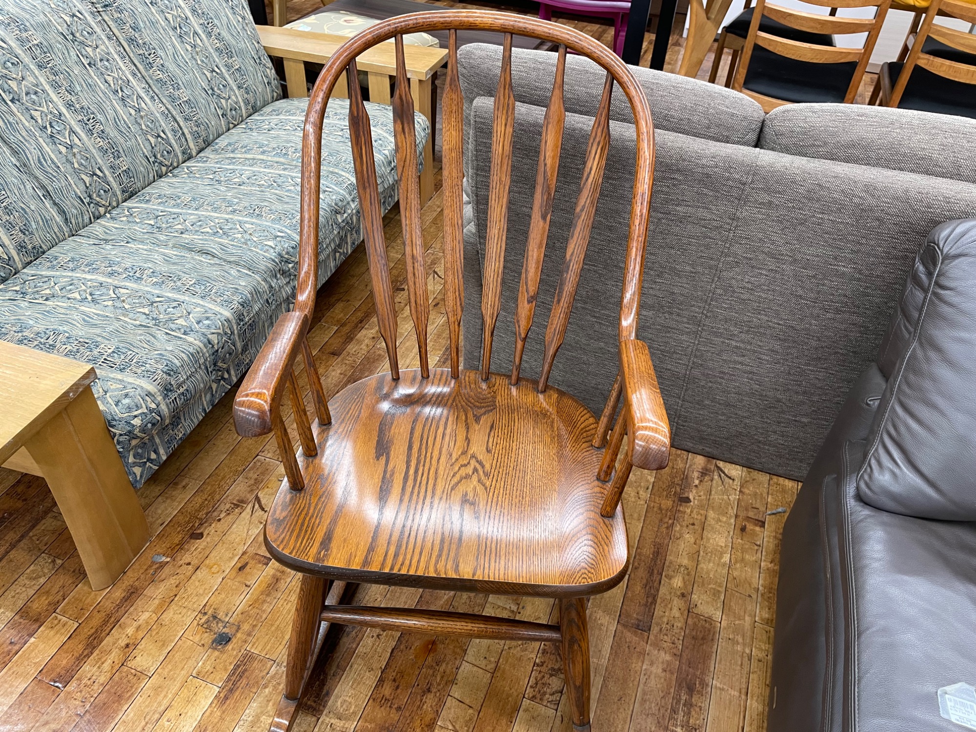 ロッキングチェア　引き取り限定❗ Amazon｜ロッキングチェア、揺れる椅子， パッド入りクッション