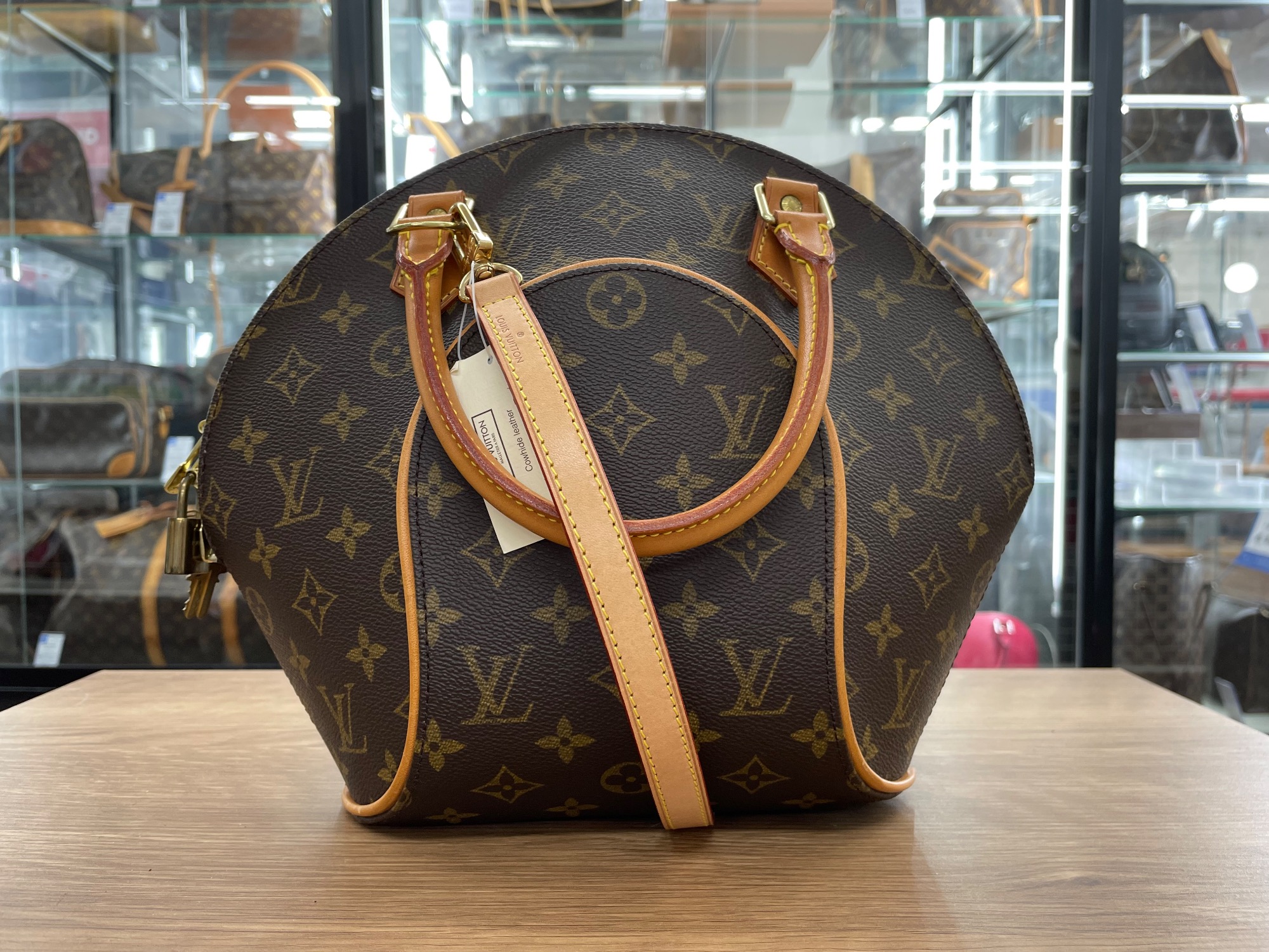 LOUIS VUITTON】ハンドバッグ M51127 エリプスPM が入荷しました