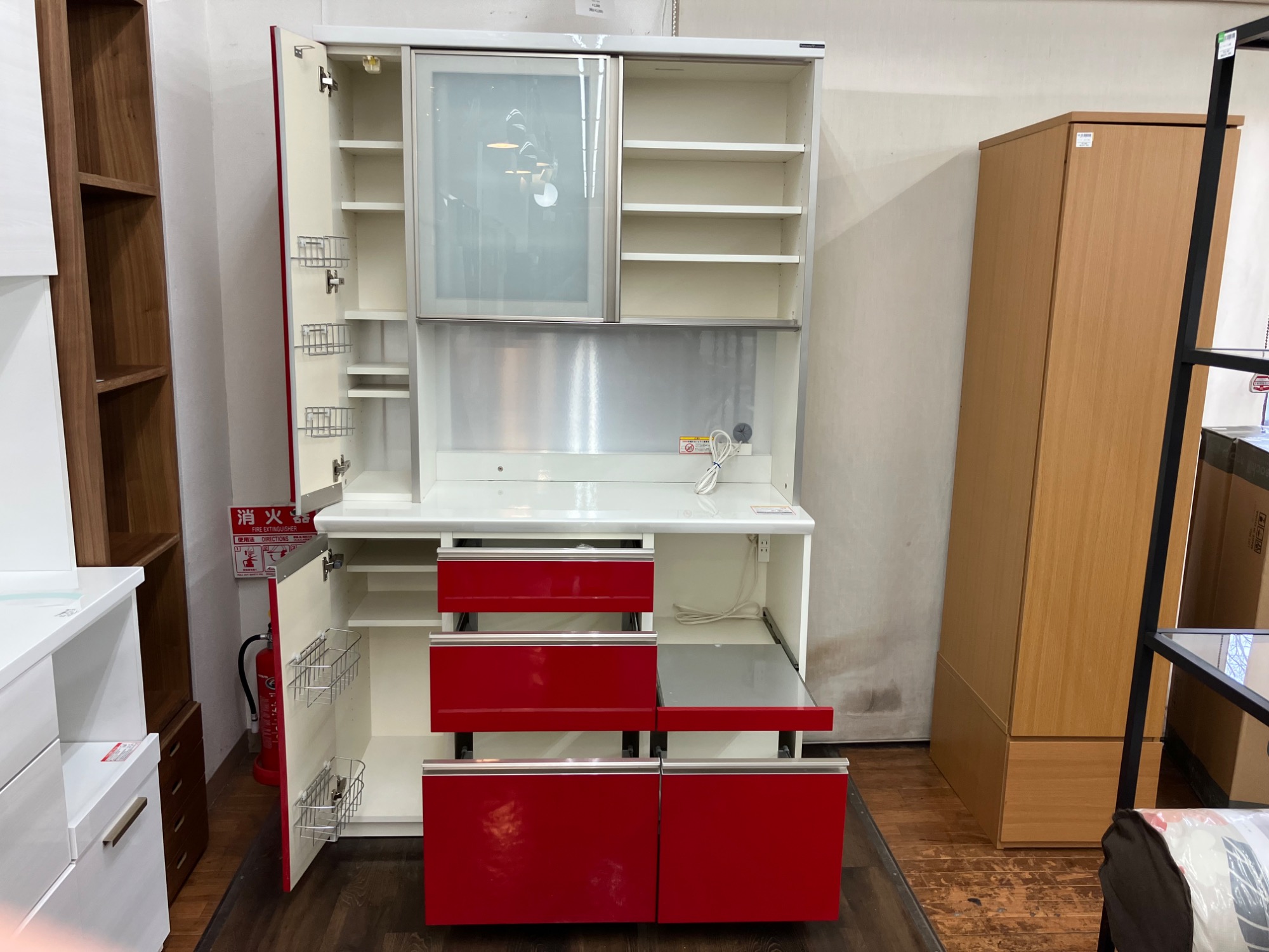 ３枚扉カップボードのご紹介！有料配送あり【トレファク入間店】 3枚扉カップボードのご紹介！有料配送あり【トレファク入間店