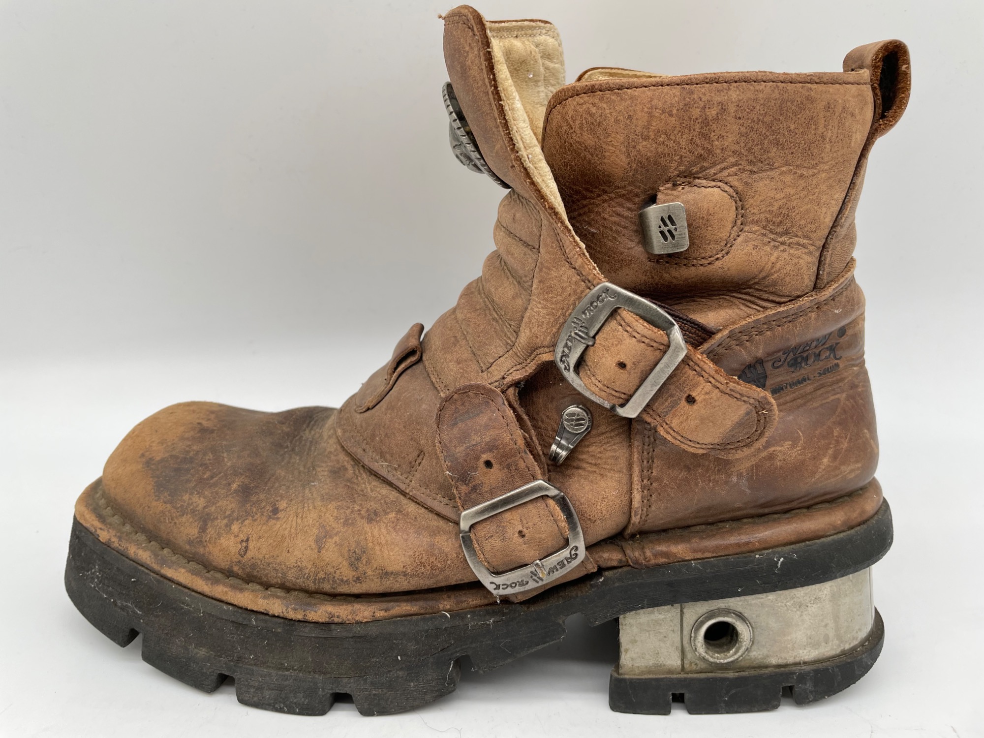 NEW ROCK】ショートブーツが入荷しました！！｜2026年03月04日