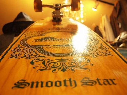 スケートボードのストリートスポーツ