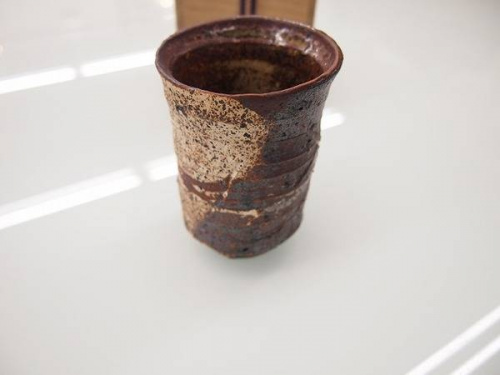 テーブルウェアの鯉江良二