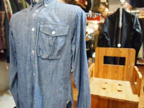 デニムシャツのWOOLRICH