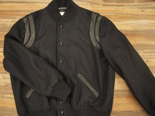 ジャケットのSaint Laurent