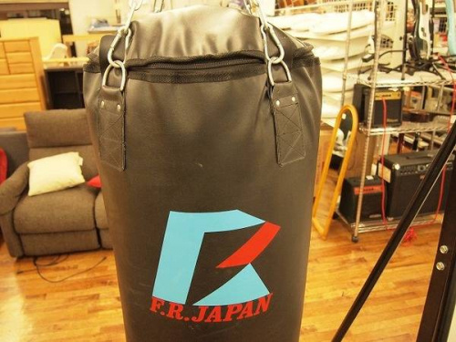 トレーニング用品のサンドバック