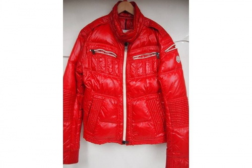ジャケットのモンクレール(MONCLER)