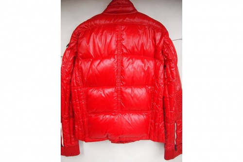 モンクレール(MONCLER)のダウンジャケット